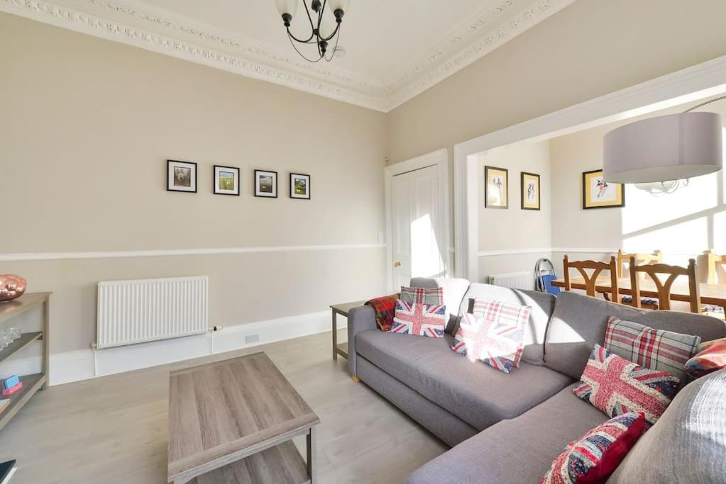 George IV Bridge - Superbly Located 3 Bedroom! إدنبرة المظهر الخارجي الصورة